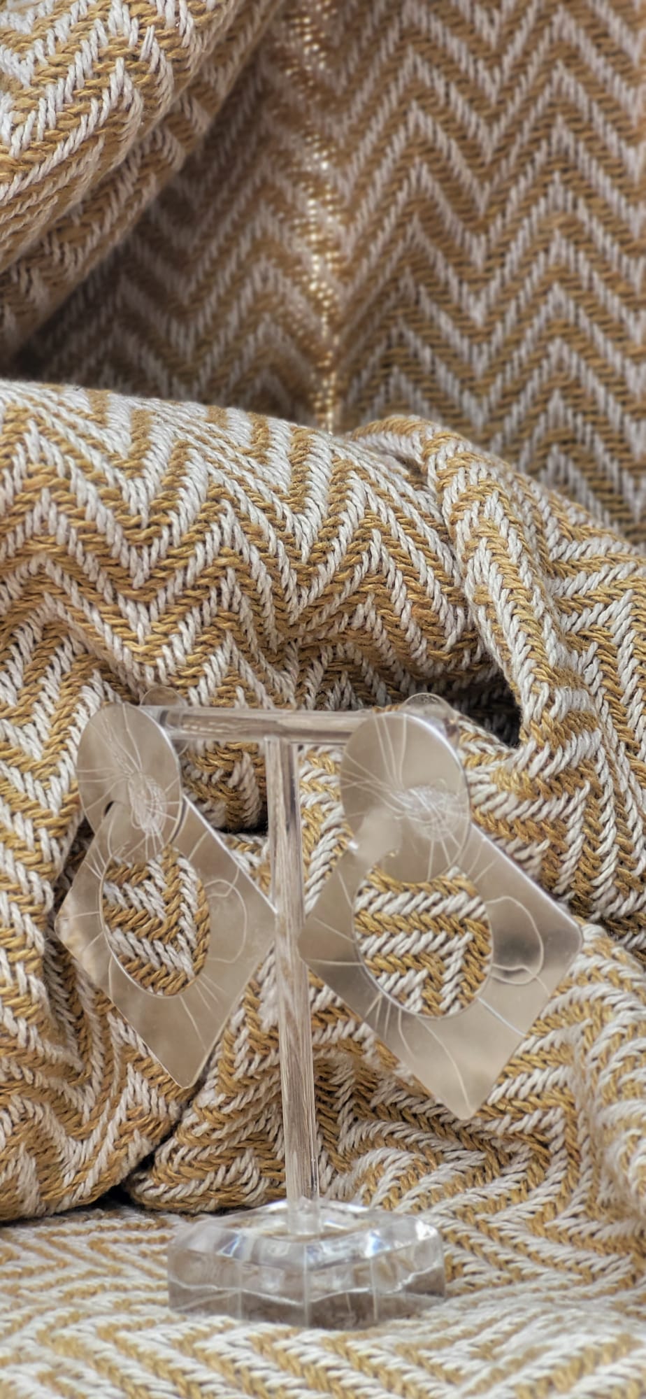 Statisch statement piece met subtiel fantasie lijntje