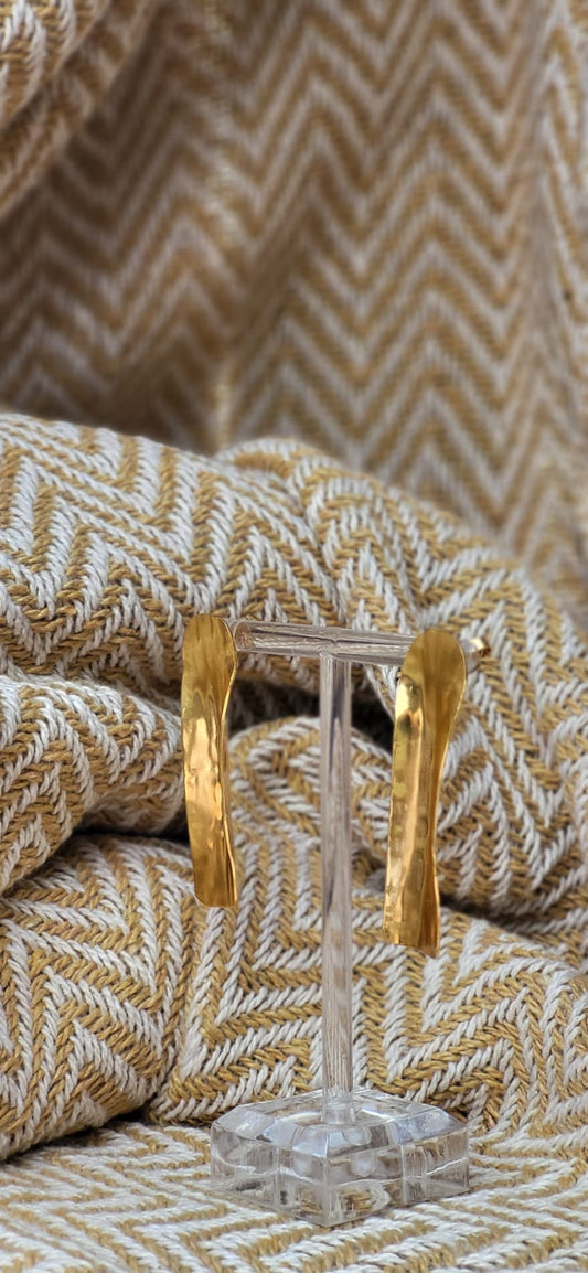 Licht gebogen oorbellen