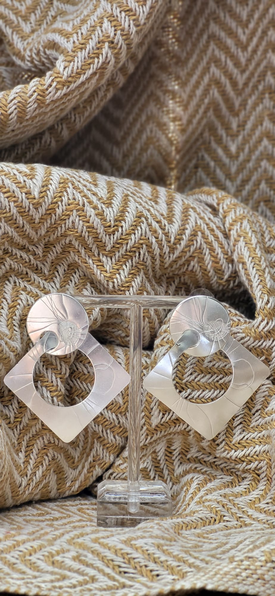 Statisch statement piece met subtiel fantasie lijntje